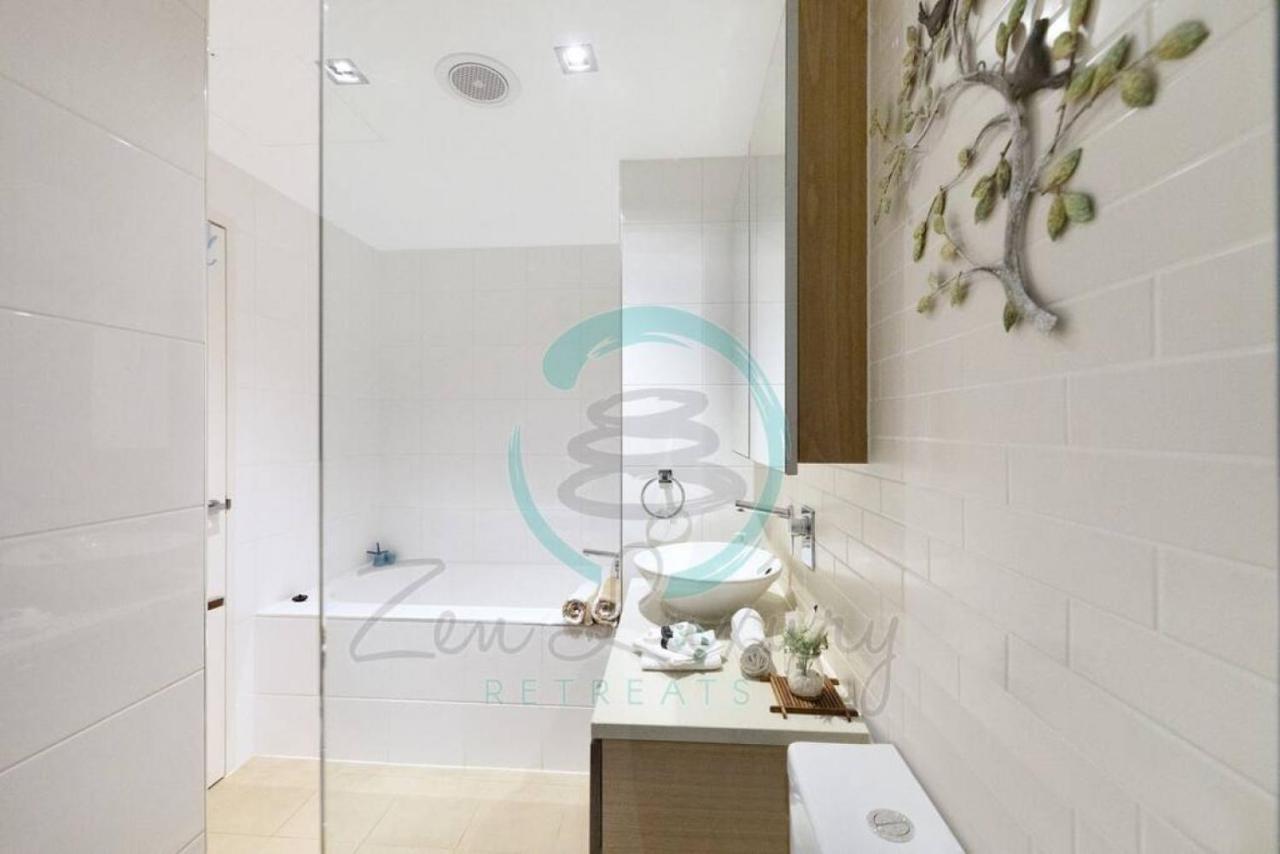 Zen Point Penthouse 3-br Executive W/front Retreat Darwin